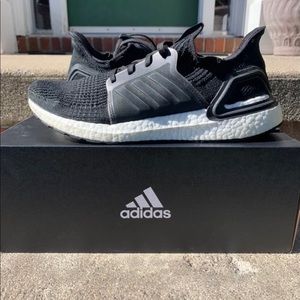 Addidas Ultraboost 19’ black